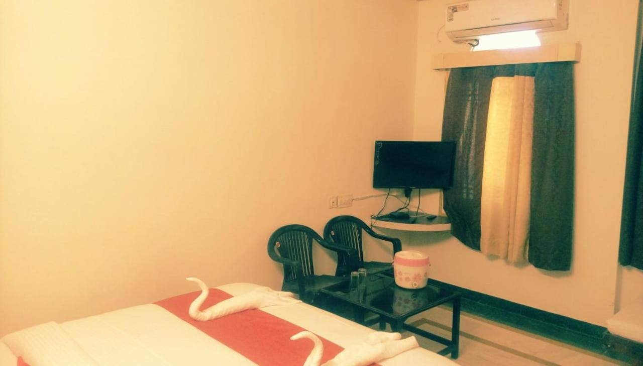 Hotel Rajkamal International Udajpur Exteriér fotografie